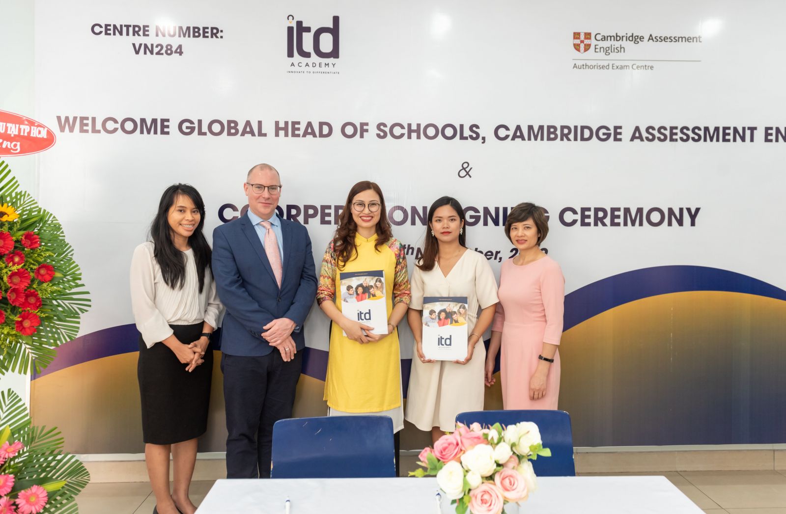 CLEVER ACADEMY KÍ KẾT HỢP TÁC VỚI CAMBRIDGE ASSESSMENT ENGLISH